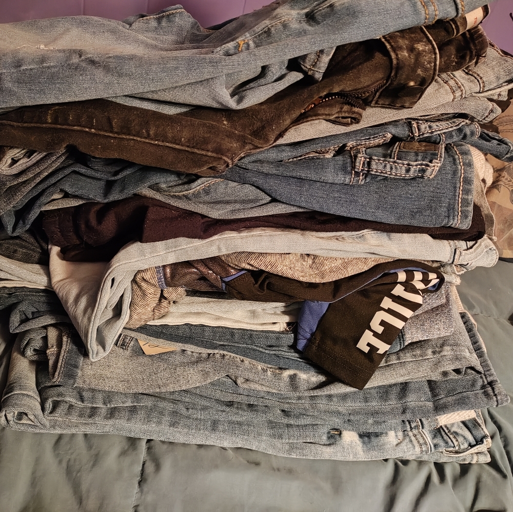 20 pairs, 10-12,a few 14 little girls jeans